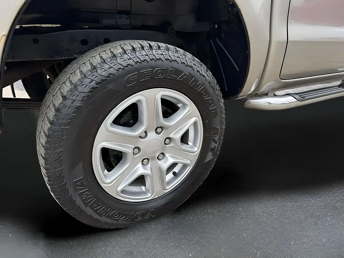 Used 2015 Ford Ranger Limited Silver - Interior and Exterior details 12