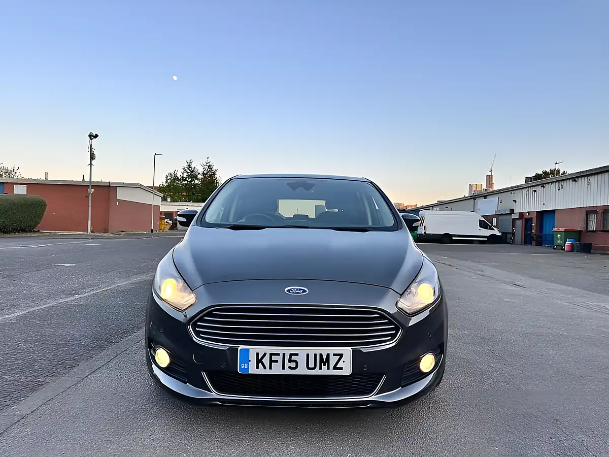 Used 2015 Ford S-Max Titanium Grey - Interior and Exterior details 3
