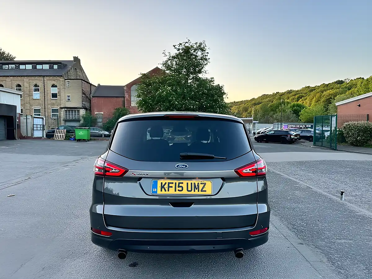 Used 2015 Ford S-Max Titanium Grey - Interior and Exterior details 4