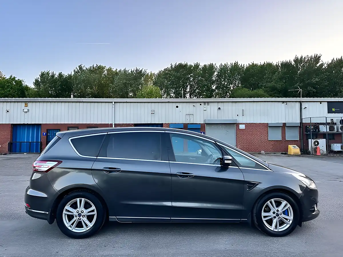 Used 2015 Ford S-Max Titanium Grey - Interior and Exterior details 5