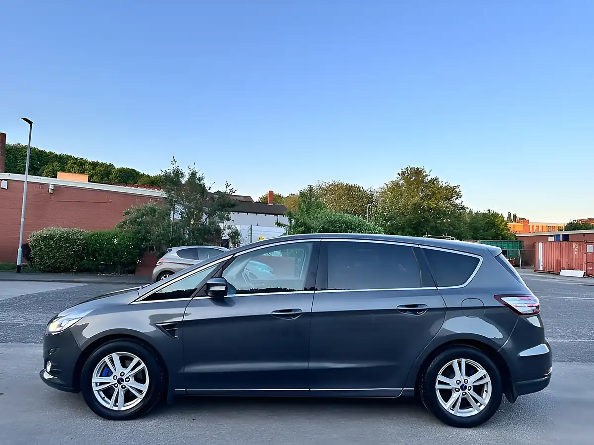 Used 2015 Ford S-Max Titanium Grey - Interior and Exterior details 6
