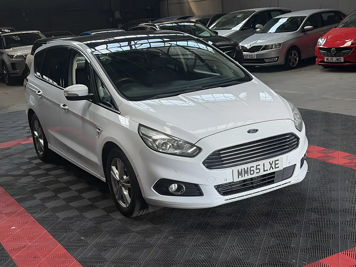 Used 2015 Ford S-Max Titanium White - Front View