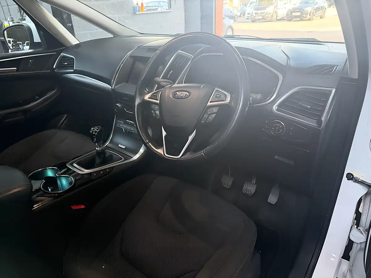 Used 2015 Ford S-Max Titanium White - Interior and Exterior details 12