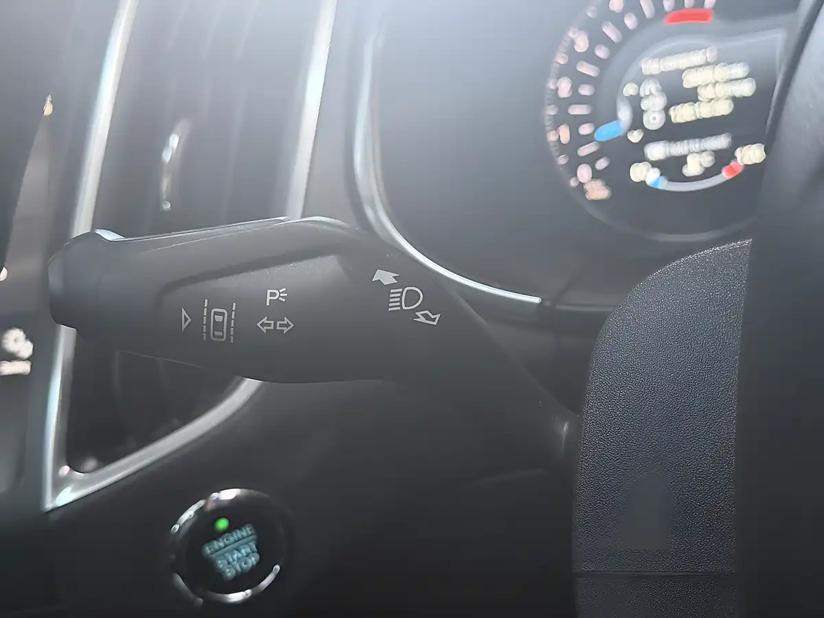 Used 2015 Ford S-Max Titanium White - Interior and Exterior details 16