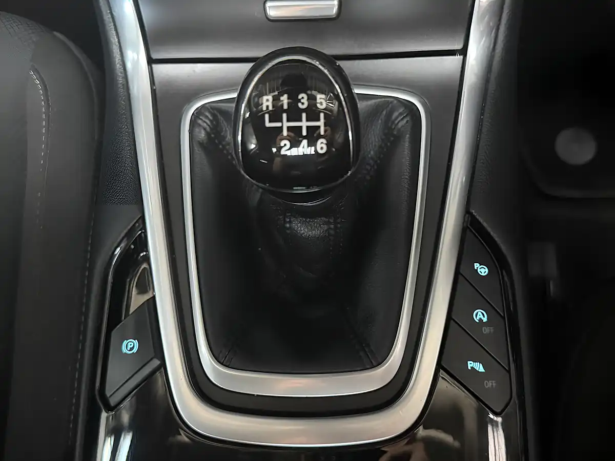 Used 2015 Ford S-Max Titanium White - Interior and Exterior details 19