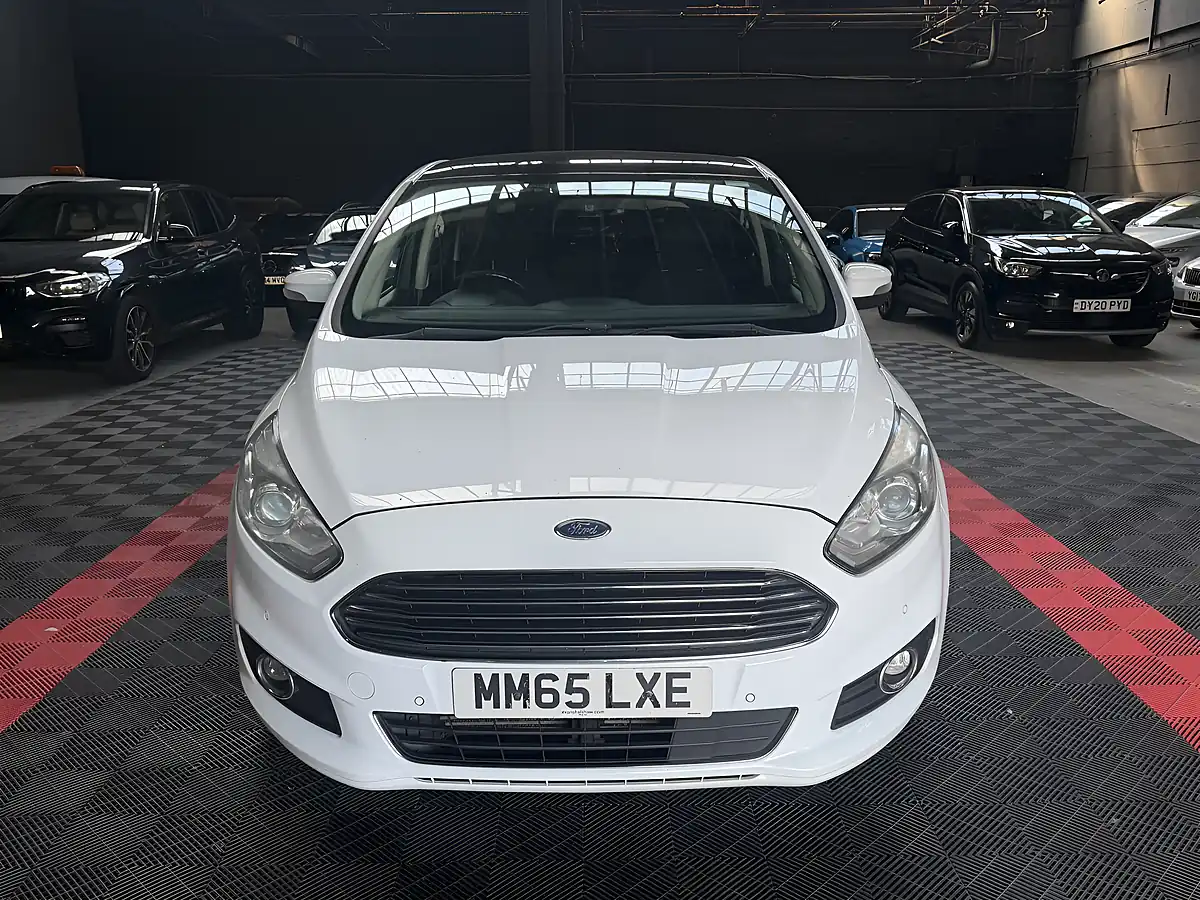 Used 2015 Ford S-Max Titanium White - Interior and Exterior details 2