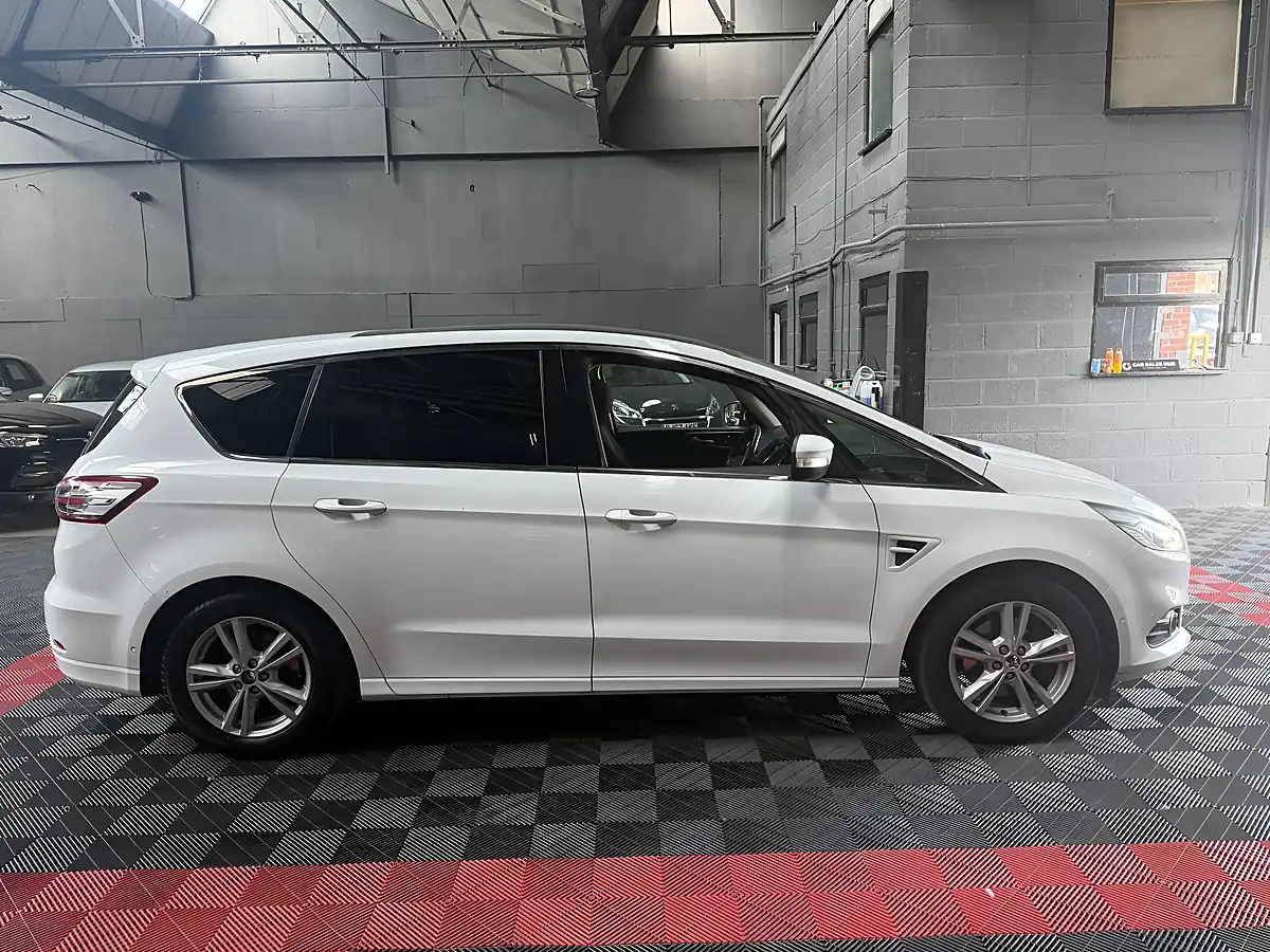 Used 2015 Ford S-Max Titanium White - Interior and Exterior details 3