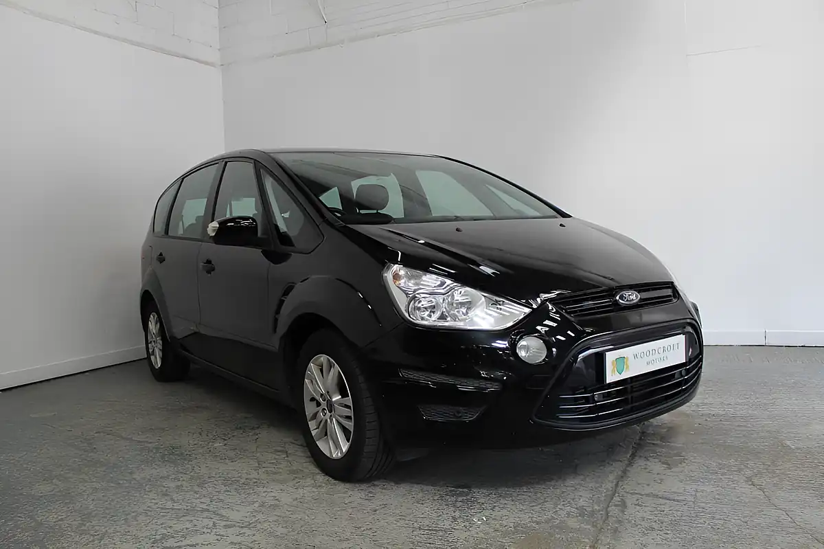 Used 2015 Ford S-Max Zetec Black - Front View