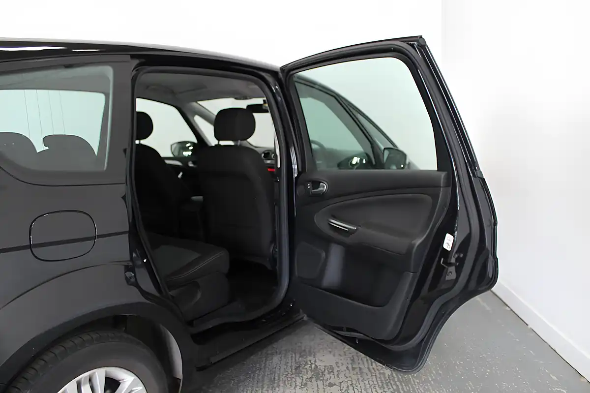 Used 2015 Ford S-Max Zetec Black - Interior and Exterior details 12