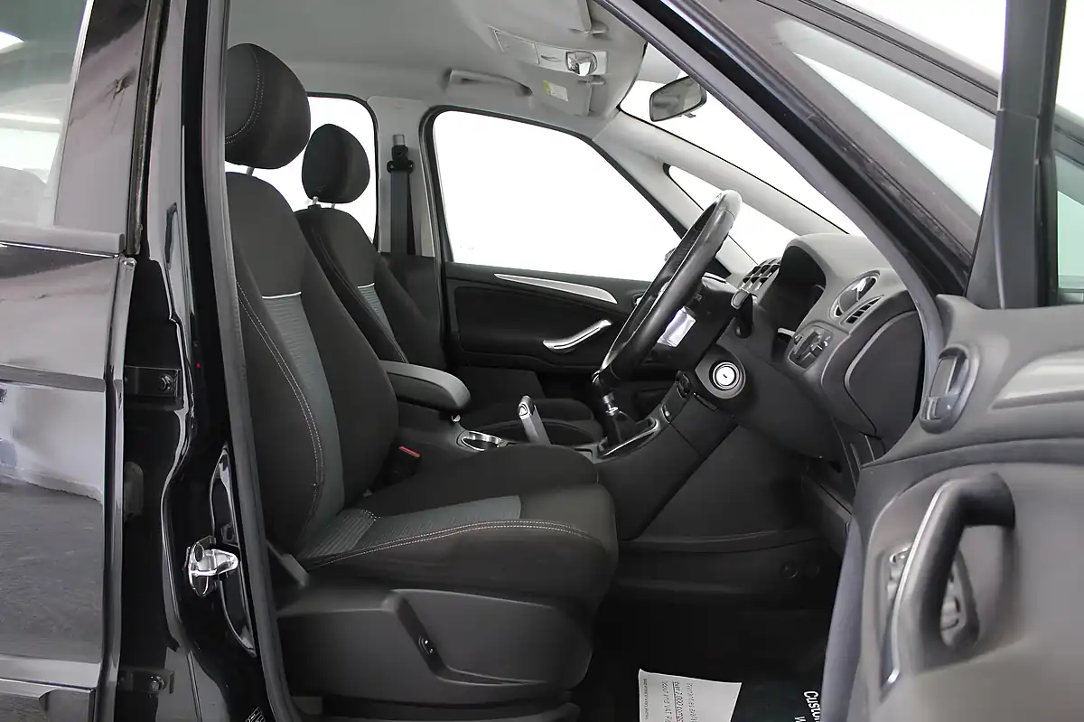 Used 2015 Ford S-Max Zetec Black - Interior and Exterior details 13