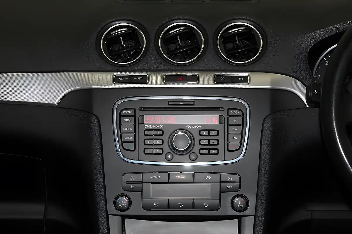Used 2015 Ford S-Max Zetec Black - Interior and Exterior details 14