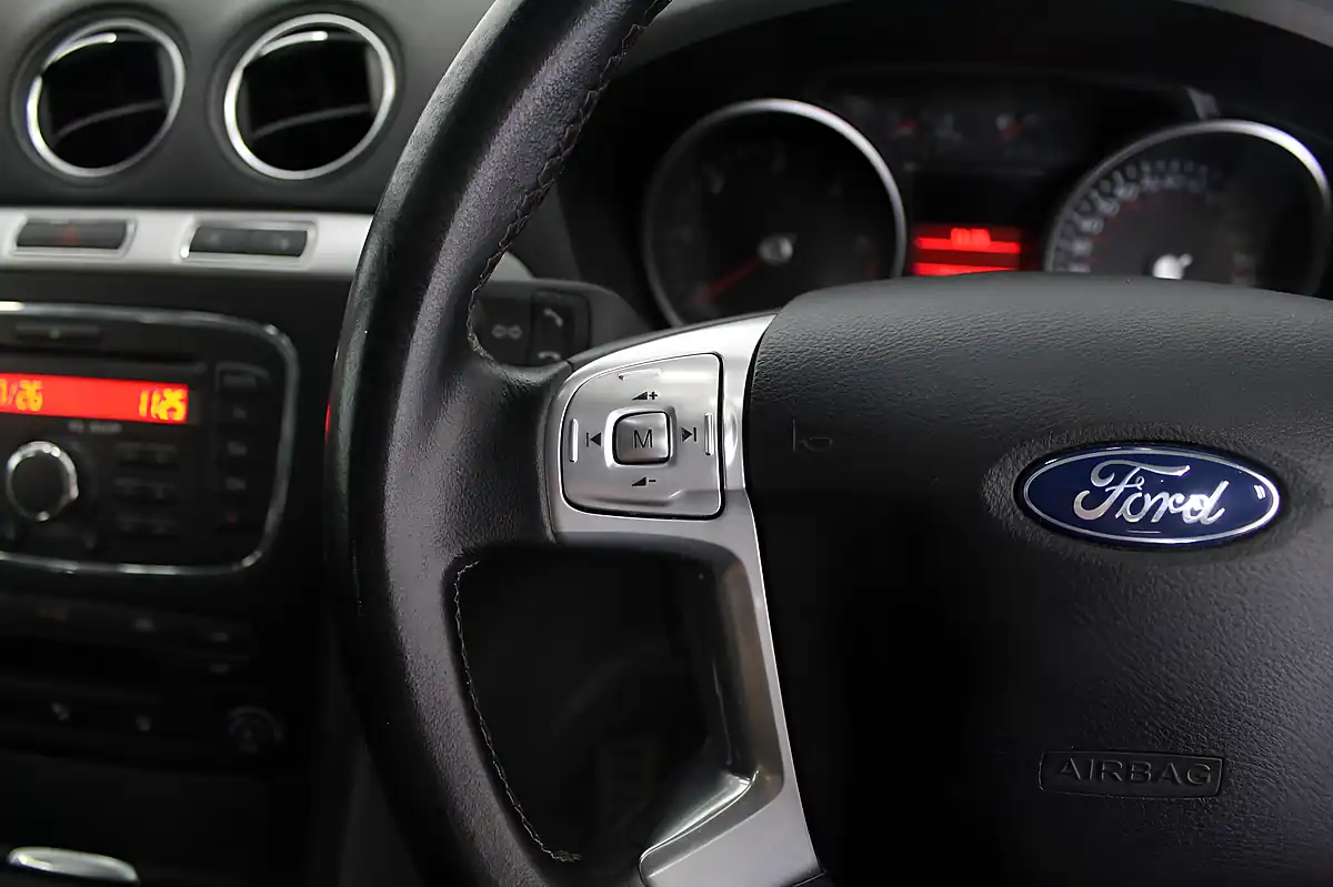 Used 2015 Ford S-Max Zetec Black - Interior and Exterior details 16