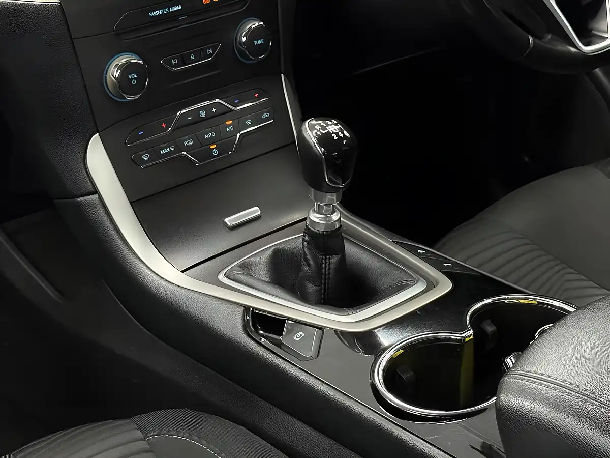 Used 2015 Ford S-Max Zetec Grey - Interior and Exterior details 17