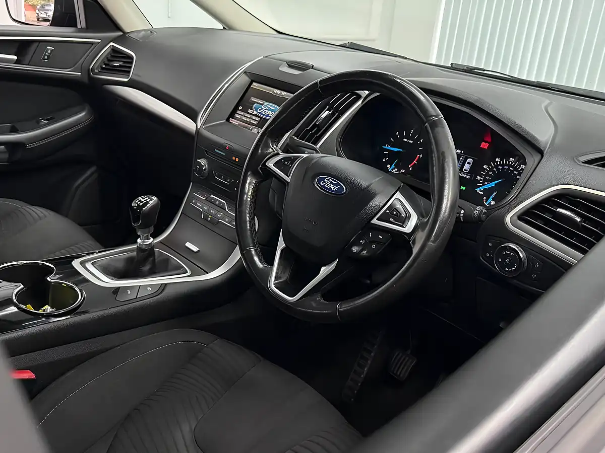 Used 2015 Ford S-Max Zetec Grey - Interior and Exterior details 3