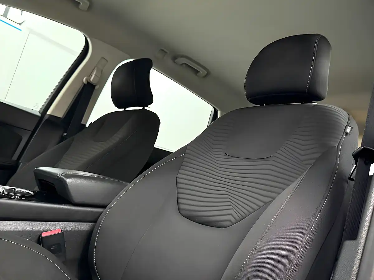 Used 2015 Ford S-Max Zetec Grey - Interior and Exterior details 4