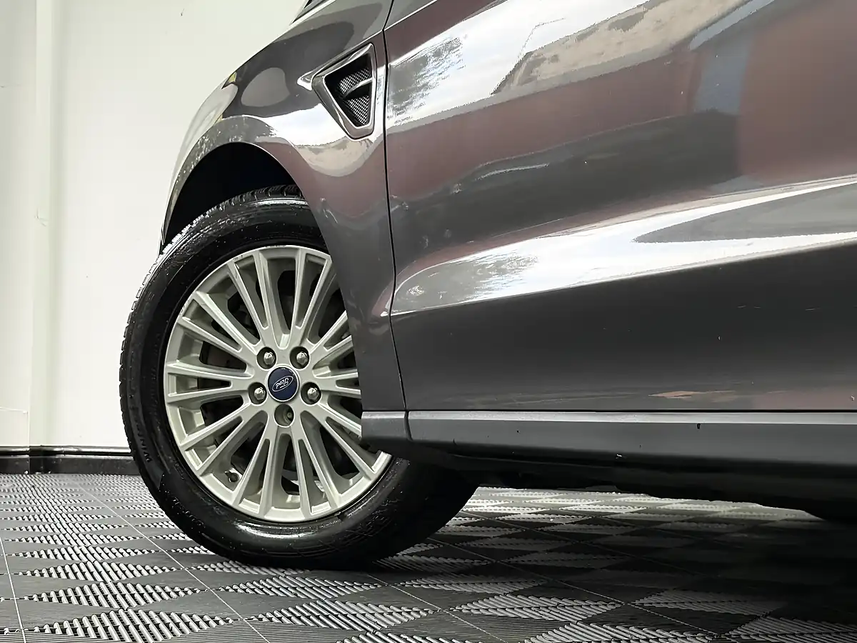 Used 2015 Ford S-Max Zetec Grey - Interior and Exterior details 5