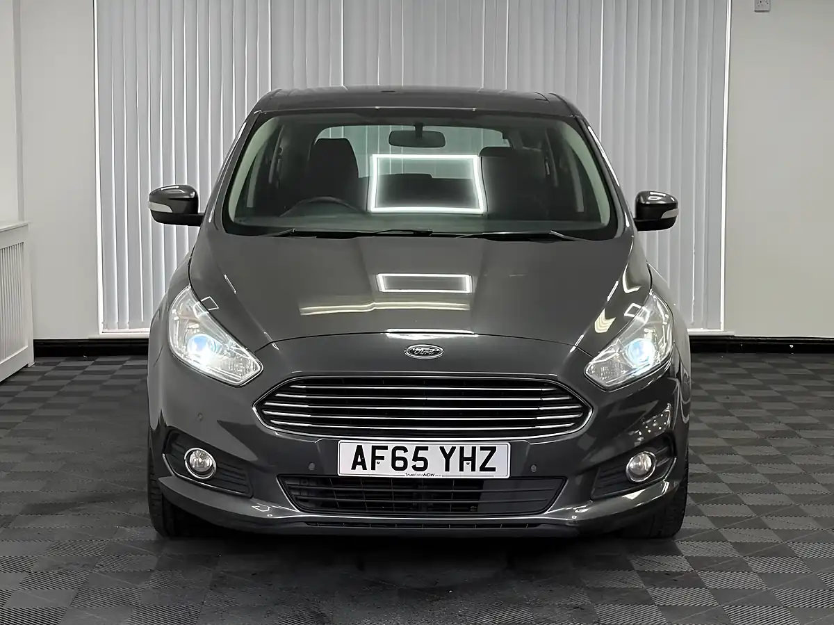 Used 2015 Ford S-Max Zetec Grey - Interior and Exterior details 6