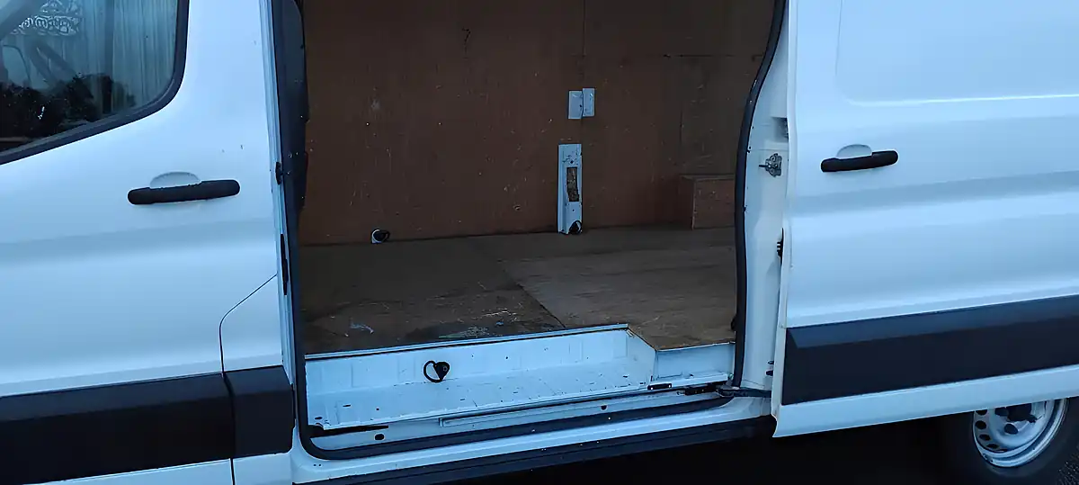 Used 2015 Ford Transit 350 L3 H2 Frozen White - Interior and Exterior details 8
