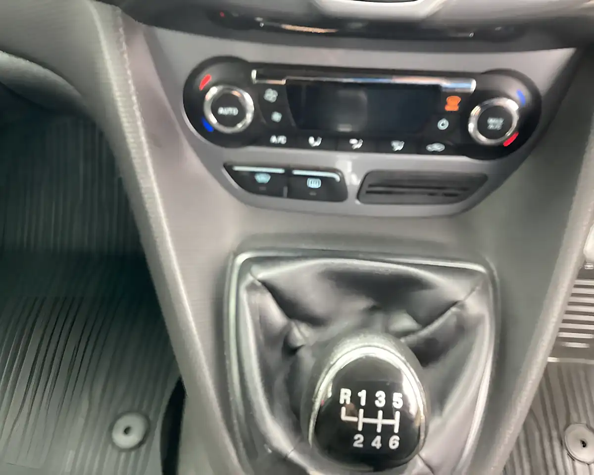 Used 2015 Ford Transit Connect 200 Limited Black - Interior and Exterior details 19