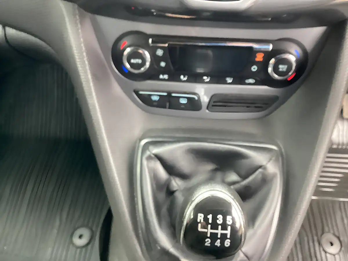 Used 2015 Ford Transit Connect 200 Limited Black - Interior and Exterior details 20