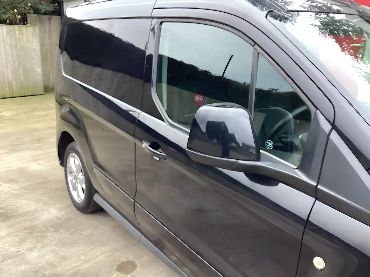 Used 2015 Ford Transit Connect 200 Limited Black - Interior and Exterior details 9