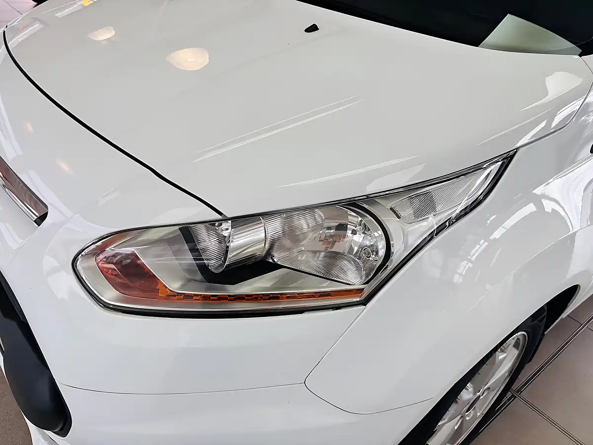 Used 2015 Ford Transit Connect 200 Limited L1 H1 5dr White - Interior and Exterior details 12
