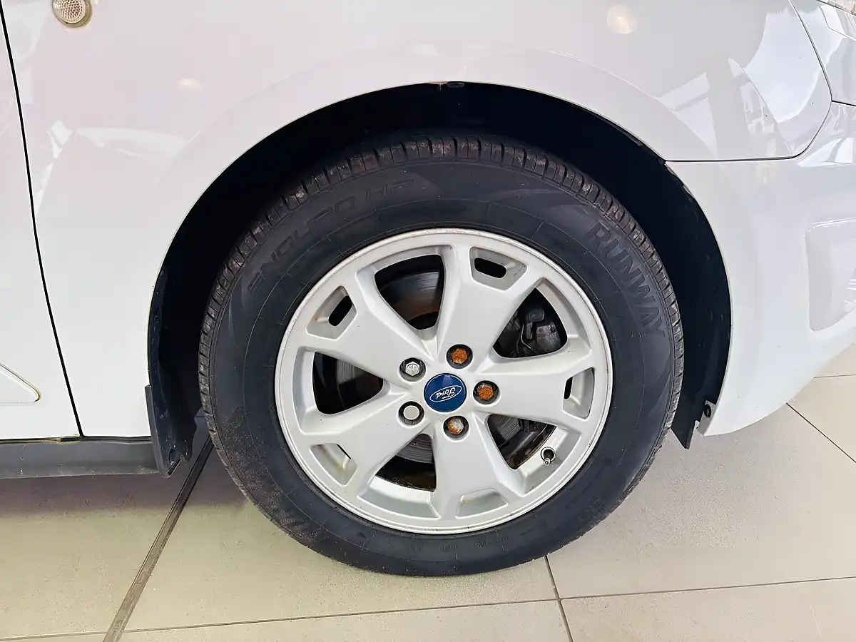 Used 2015 Ford Transit Connect 200 Limited L1 H1 5dr White - Interior and Exterior details 9