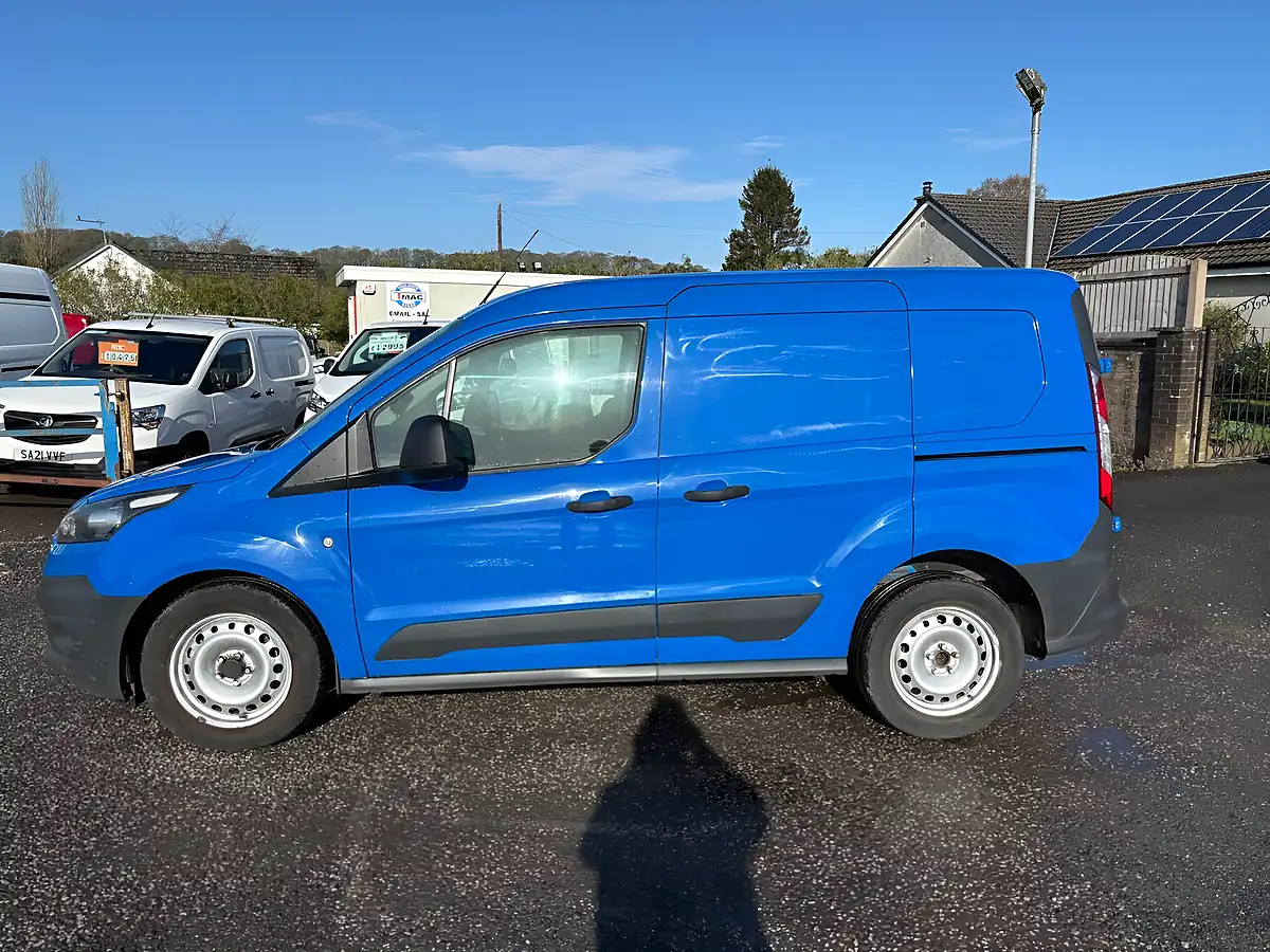Used 2015 Ford Transit Connect 220 Panel Van Blue - Interior and Exterior details 7