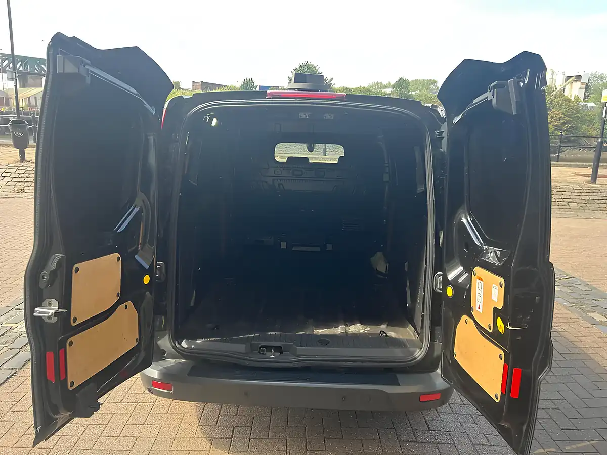 Used 2015 Ford Transit Connect Limited Panther Black Metallic - Interior and Exterior details 8