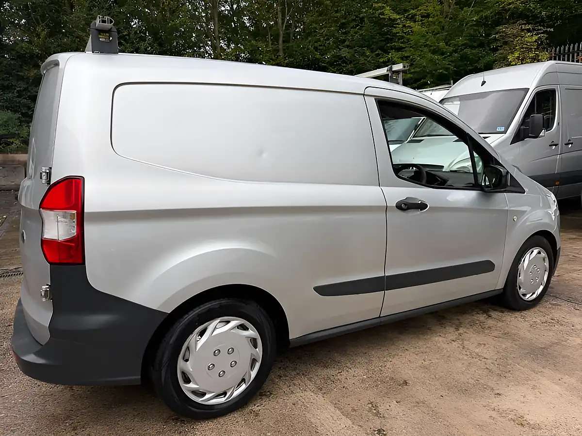 Used 2015 Ford Transit Courier Panel Van L1 Silver - Interior and Exterior details 8