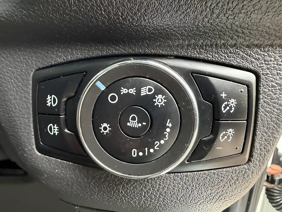 Used 2015 Ford Transit Courier Trend White - Interior and Exterior details 17