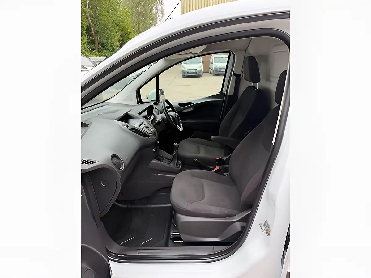 Used 2015 Ford Transit Courier Trend White - Interior and Exterior details 18