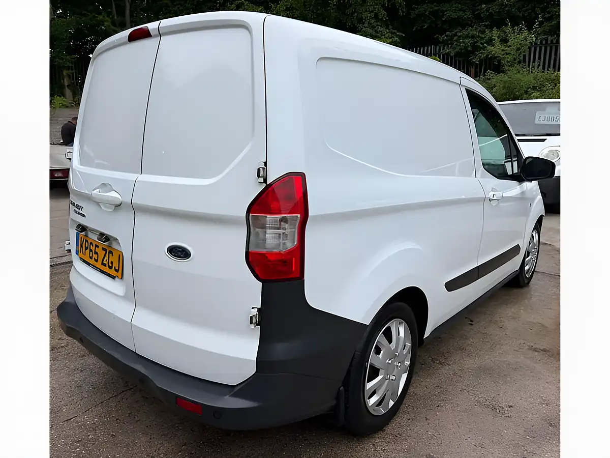 Used 2015 Ford Transit Courier Trend White - Interior and Exterior details 7