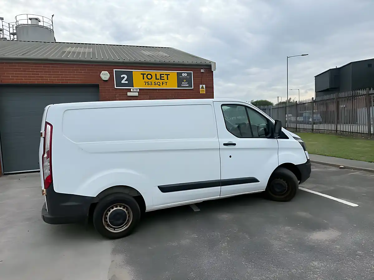 Used 2015 Ford Transit Custom 290 E-Tech - Interior and Exterior details 3