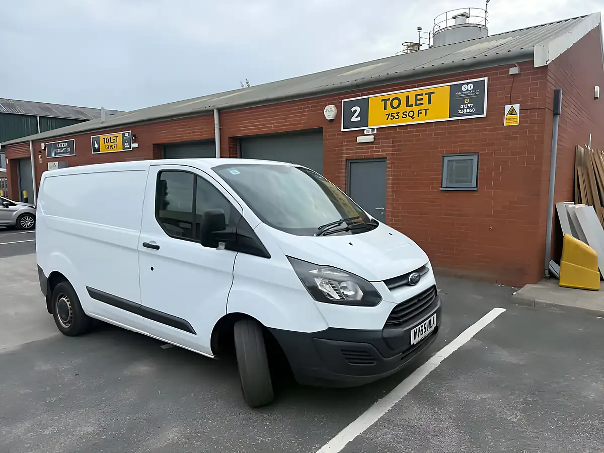 Used 2015 Ford Transit Custom 290 E-Tech - Interior and Exterior details 6