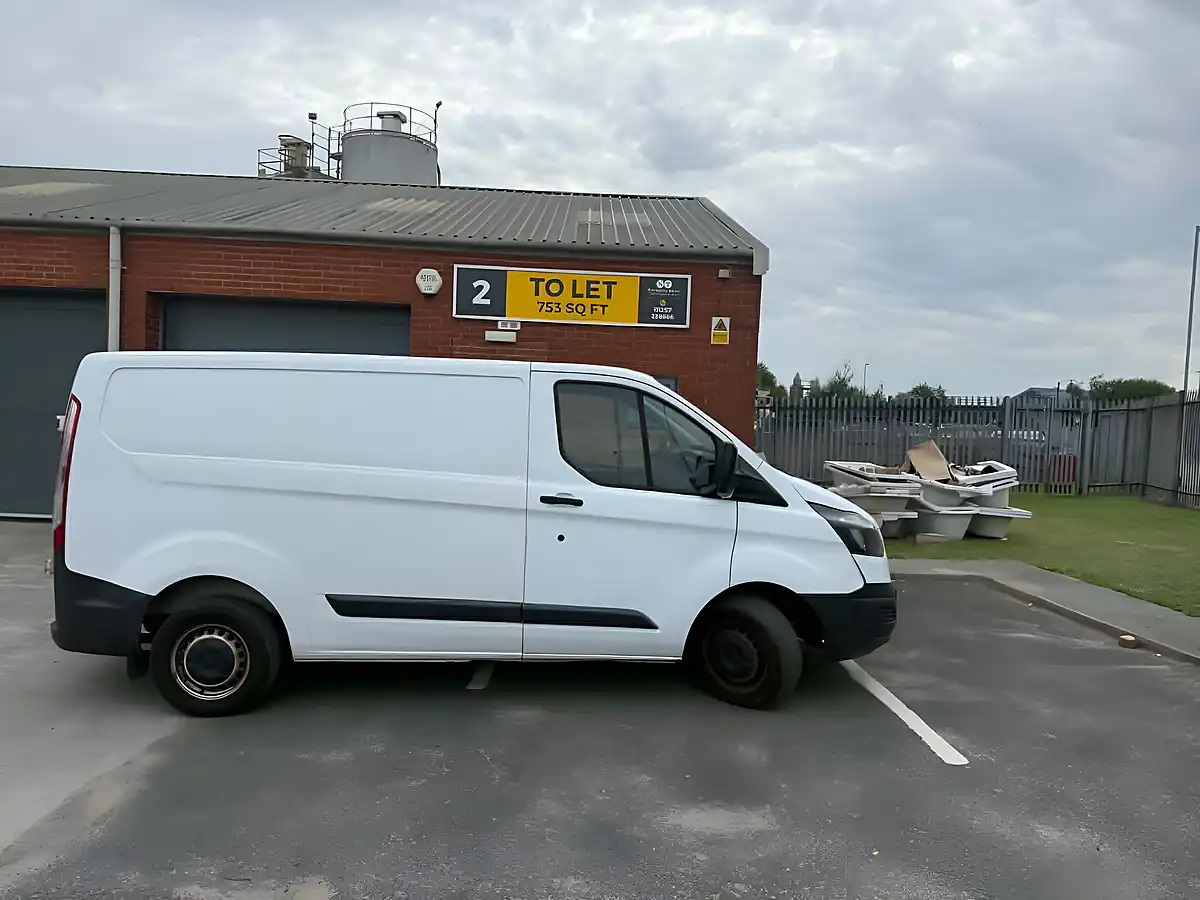 Used 2015 Ford Transit Custom 290 E-Tech - Interior and Exterior details 7