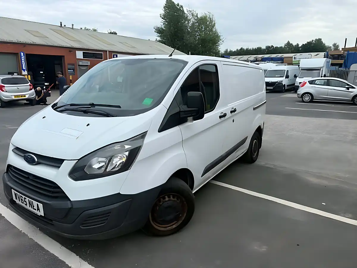 Used 2015 Ford Transit Custom 290 E-Tech - Interior and Exterior details 8