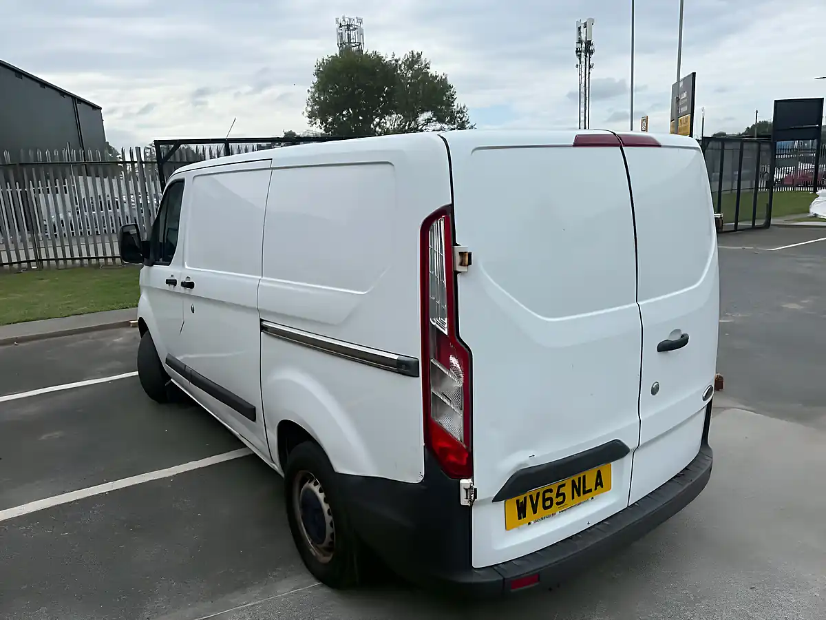 Used 2015 Ford Transit Custom 290 E-Tech - Interior and Exterior details 9
