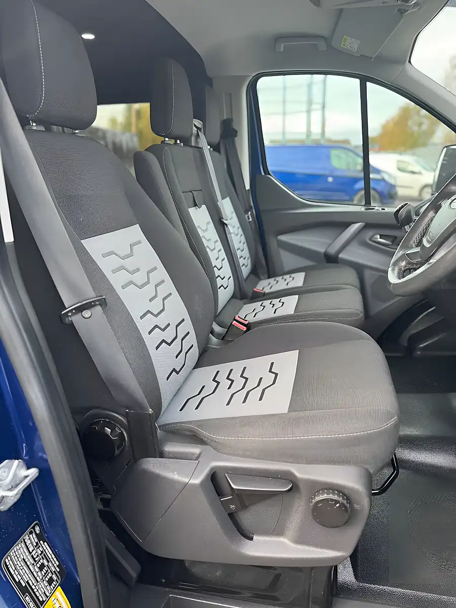 Used 2015 Ford Transit Custom 290 Ltd Blue - Interior and Exterior details 11