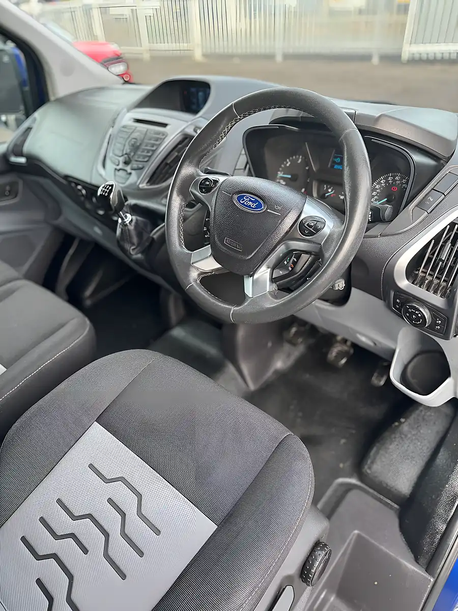 Used 2015 Ford Transit Custom 290 Ltd Blue - Interior and Exterior details 12