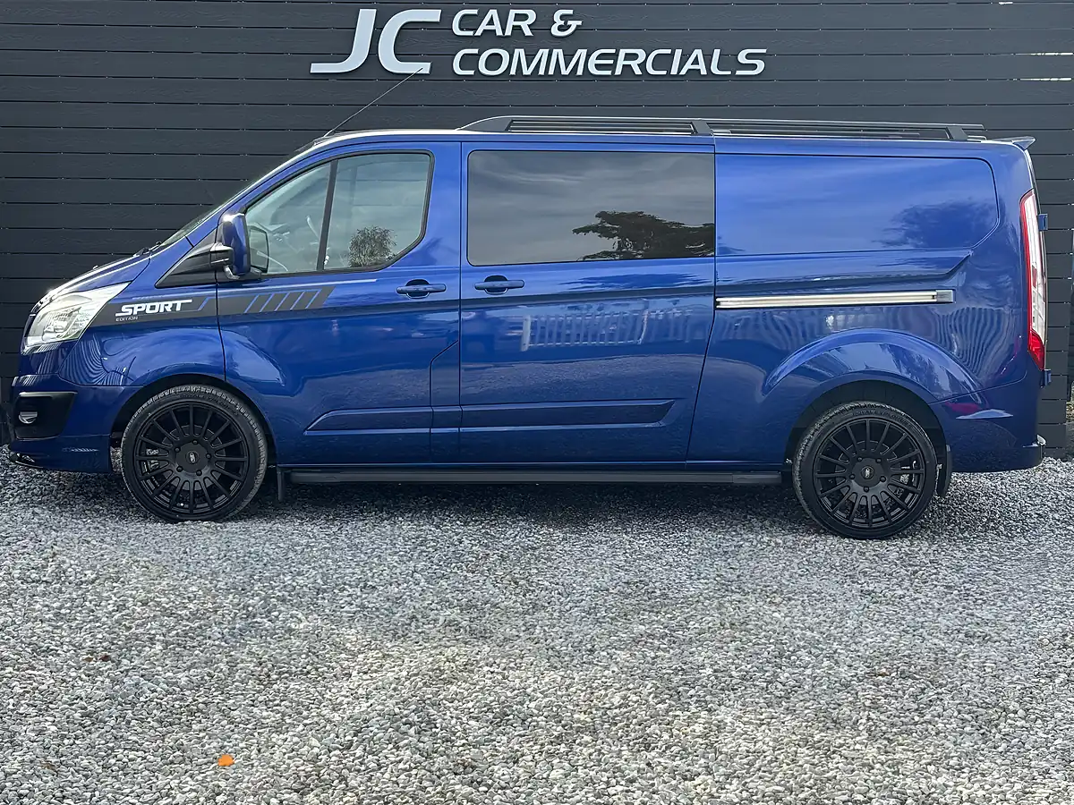Used 2015 Ford Transit Custom 290 Ltd Blue - Interior and Exterior details 6