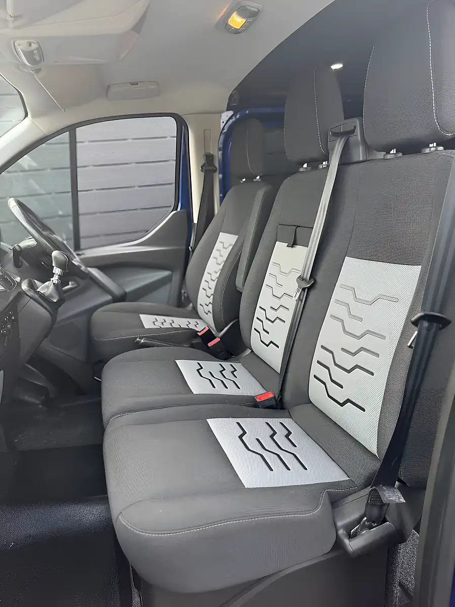 Used 2015 Ford Transit Custom 290 Ltd Blue - Interior and Exterior details 9