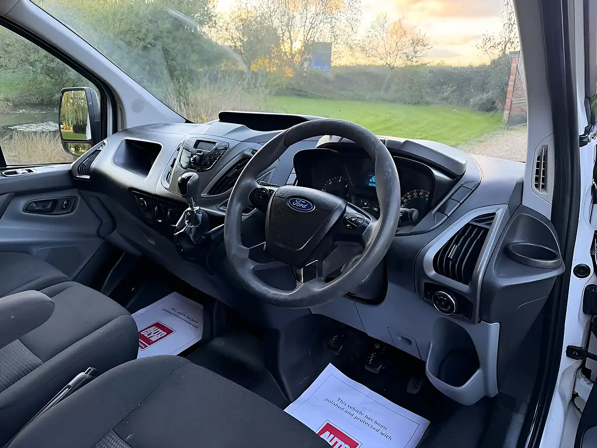 Used 2015 Ford Transit Custom 290 Panel Van L1 H1 White - Interior and Exterior details 9