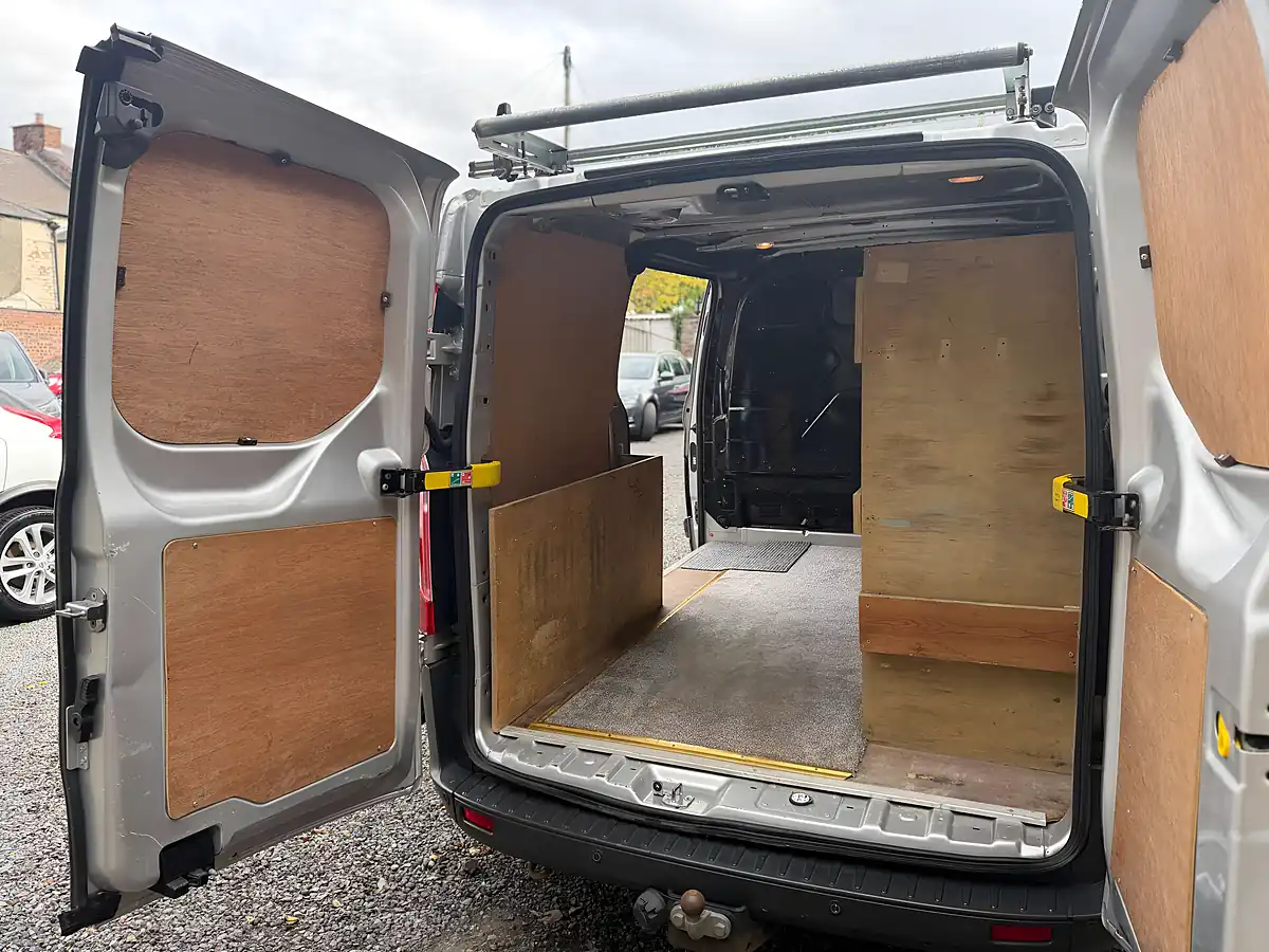 Used 2015 Ford Transit Custom 290 Trend Silver - Interior and Exterior details 10