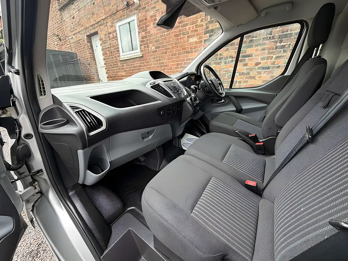 Used 2015 Ford Transit Custom 290 Trend Silver - Interior and Exterior details 11