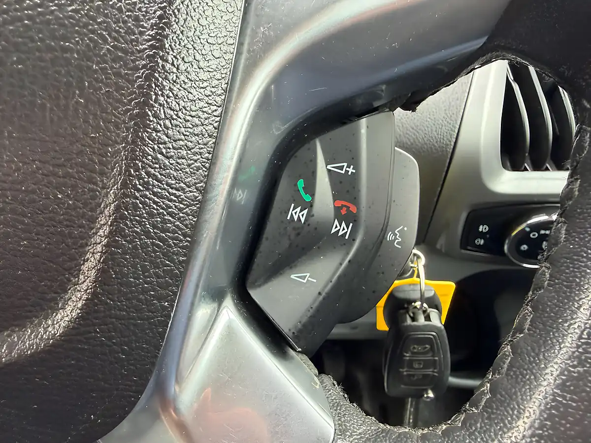 Used 2015 Ford Transit Custom 290 Trend Silver - Interior and Exterior details 19