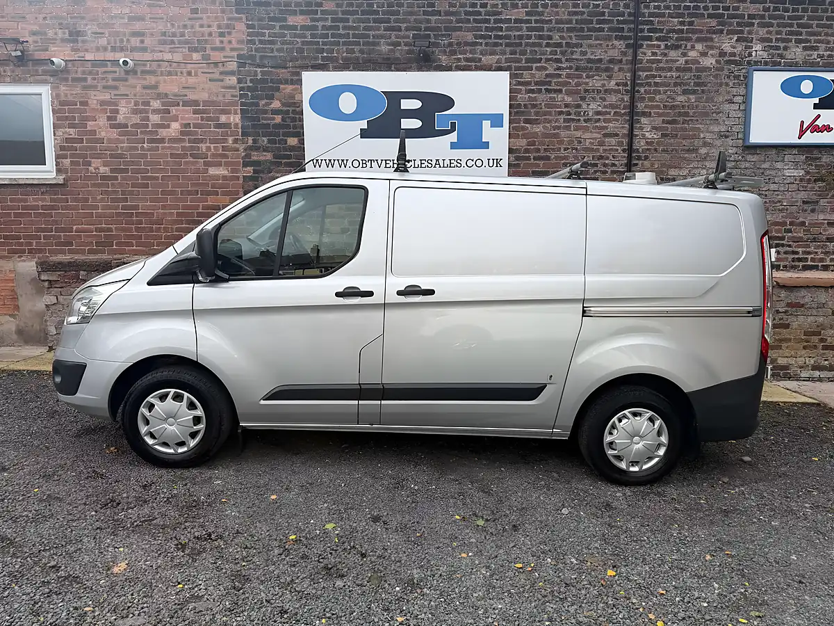 Used 2015 Ford Transit Custom 290 Trend Silver - Interior and Exterior details 6