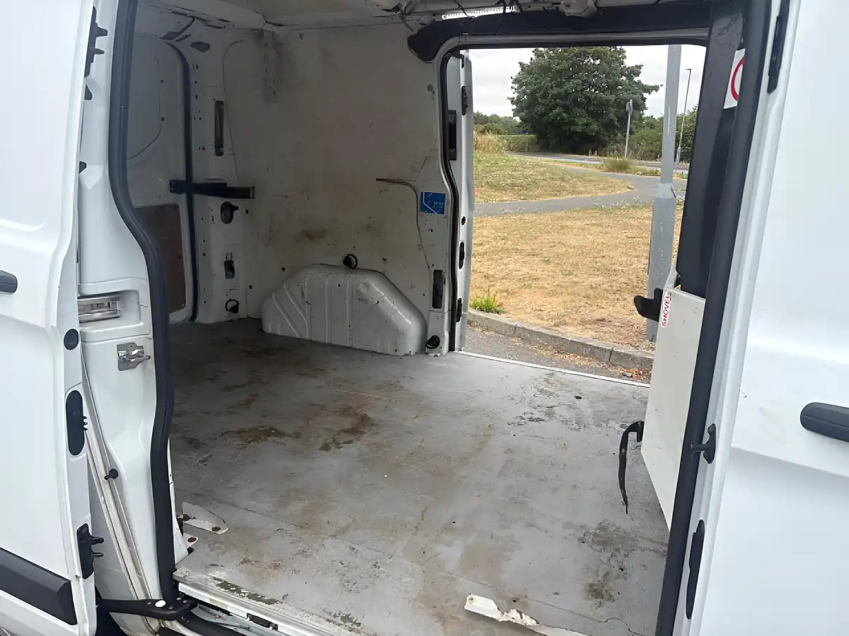 Used 2015 Ford Transit Custom 310 Econetic L1 H1 White - Interior and Exterior details 10