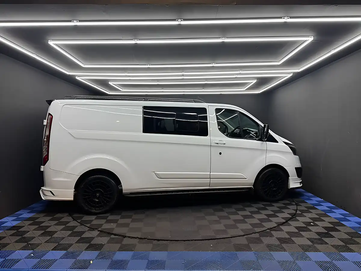 Used 2015 Ford Transit Custom Combi Van White - Interior and Exterior details 20