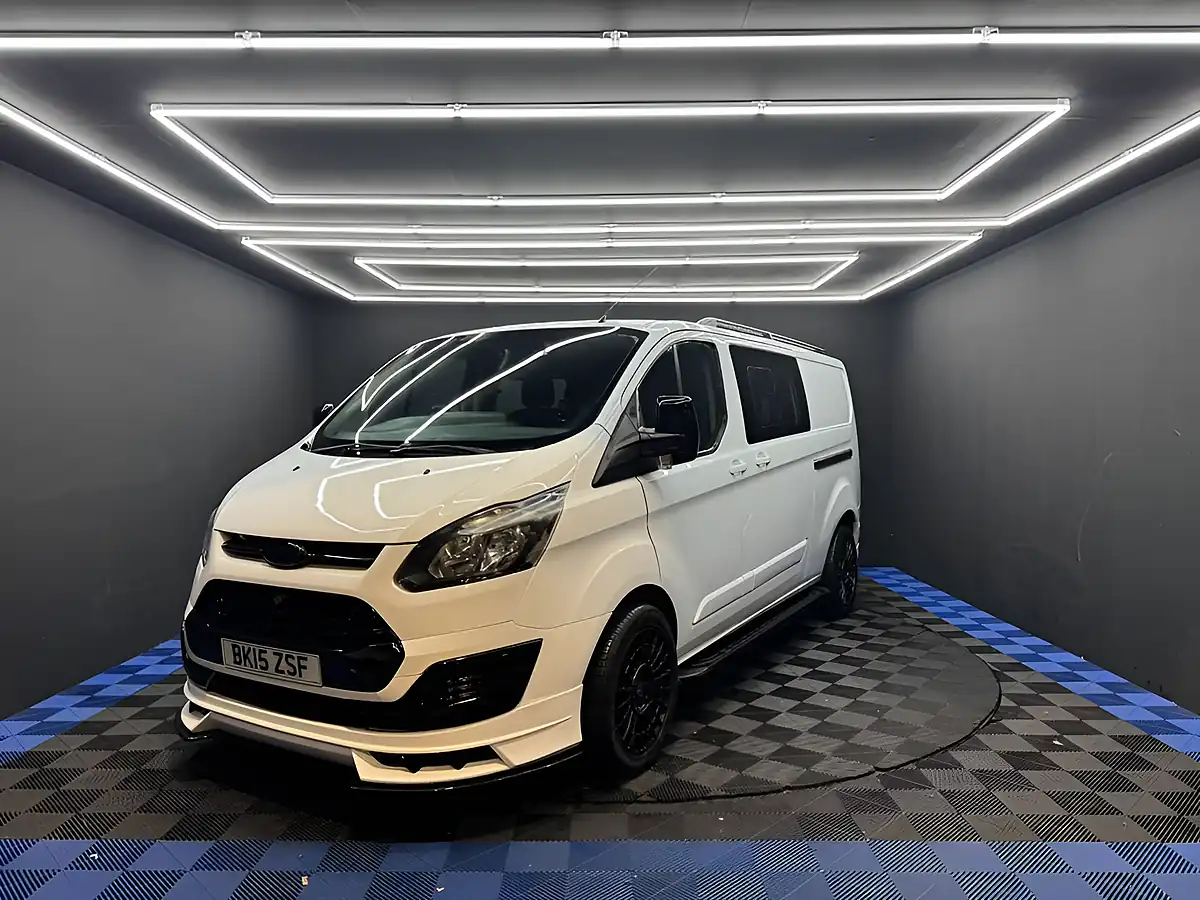Used 2015 Ford Transit Custom Combi Van White - Interior and Exterior details 7